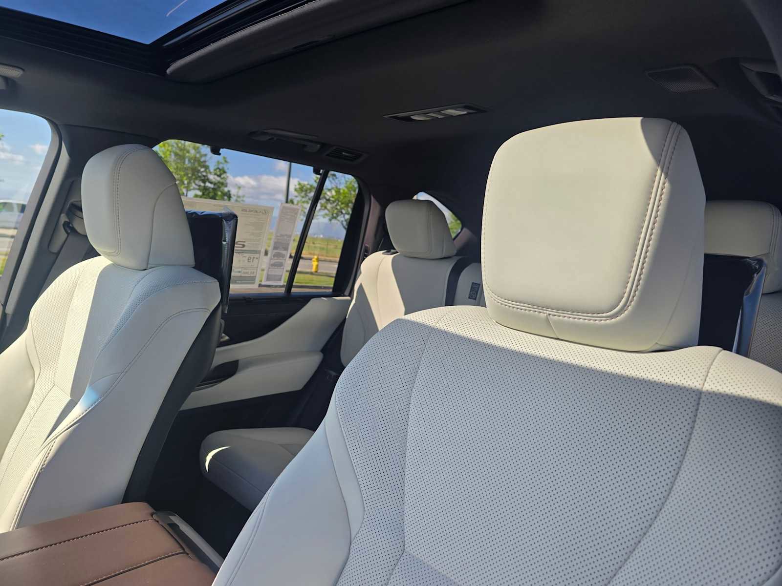 New 2026 Lexus LX 600 4WD w/ Luxury Package image 24