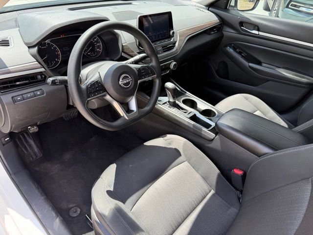 Used 2023 Nissan Altima 2.5 SV FWD image 11