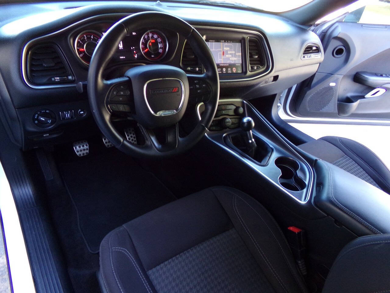 Used 2015 Dodge Challenger R/T w/ Quick Order Package 22B R/T RWD image 25