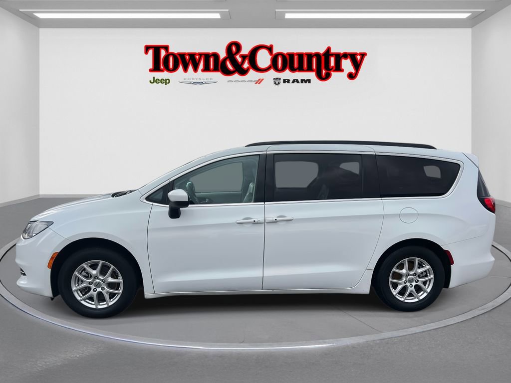 Certified 2021 Chrysler Voyager Lxi image 7