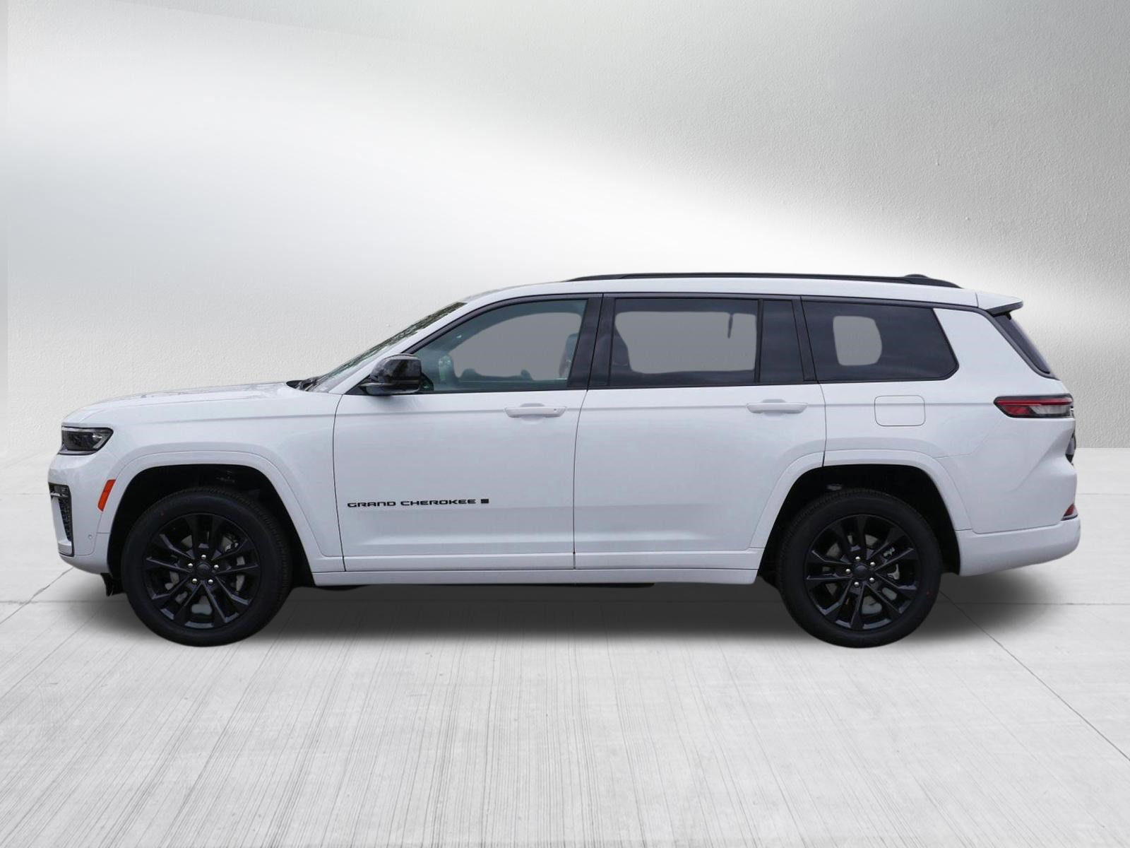 New 2026 Jeep Grand Cherokee L Limited AWD/4WD image 4