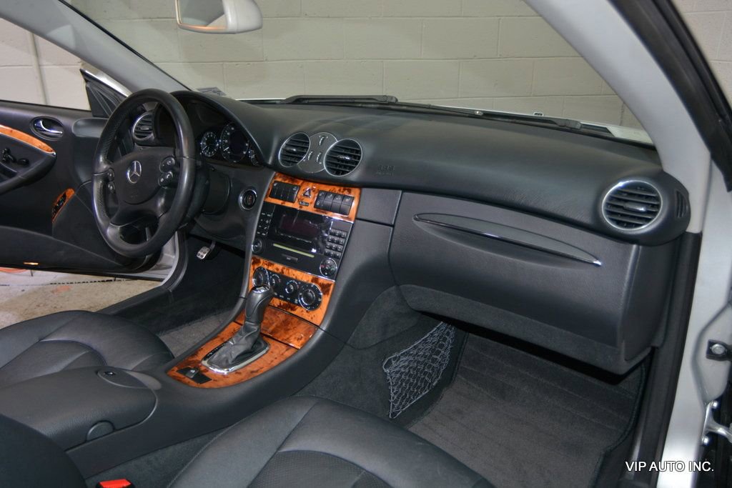 Used 2005 Mercedes-Benz CLK 320 Cabriolet image 16