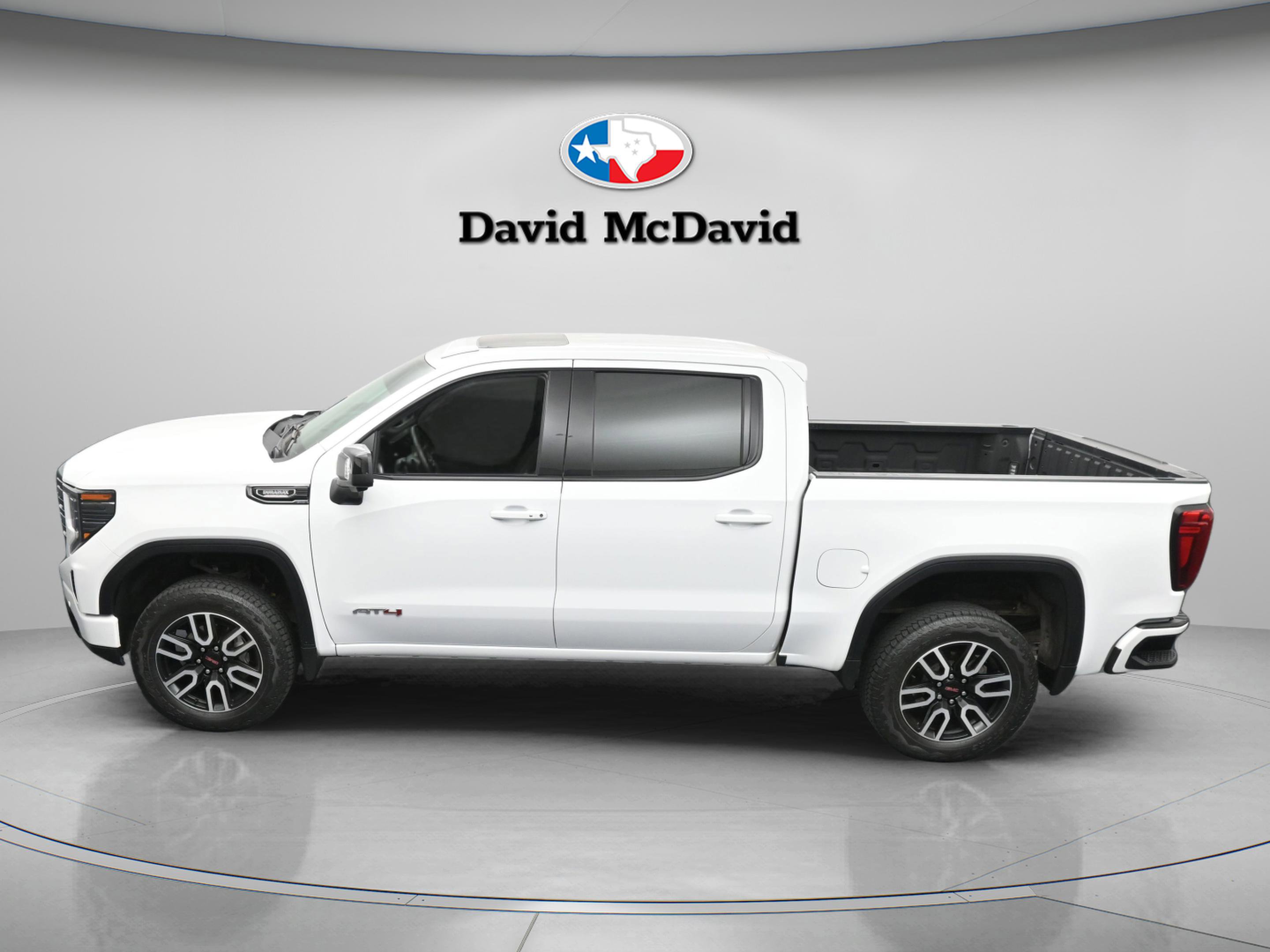 Used 2024 GMC Sierra 1500 AT4 w/ AT4 Preferred Package AWD/4WD image 42