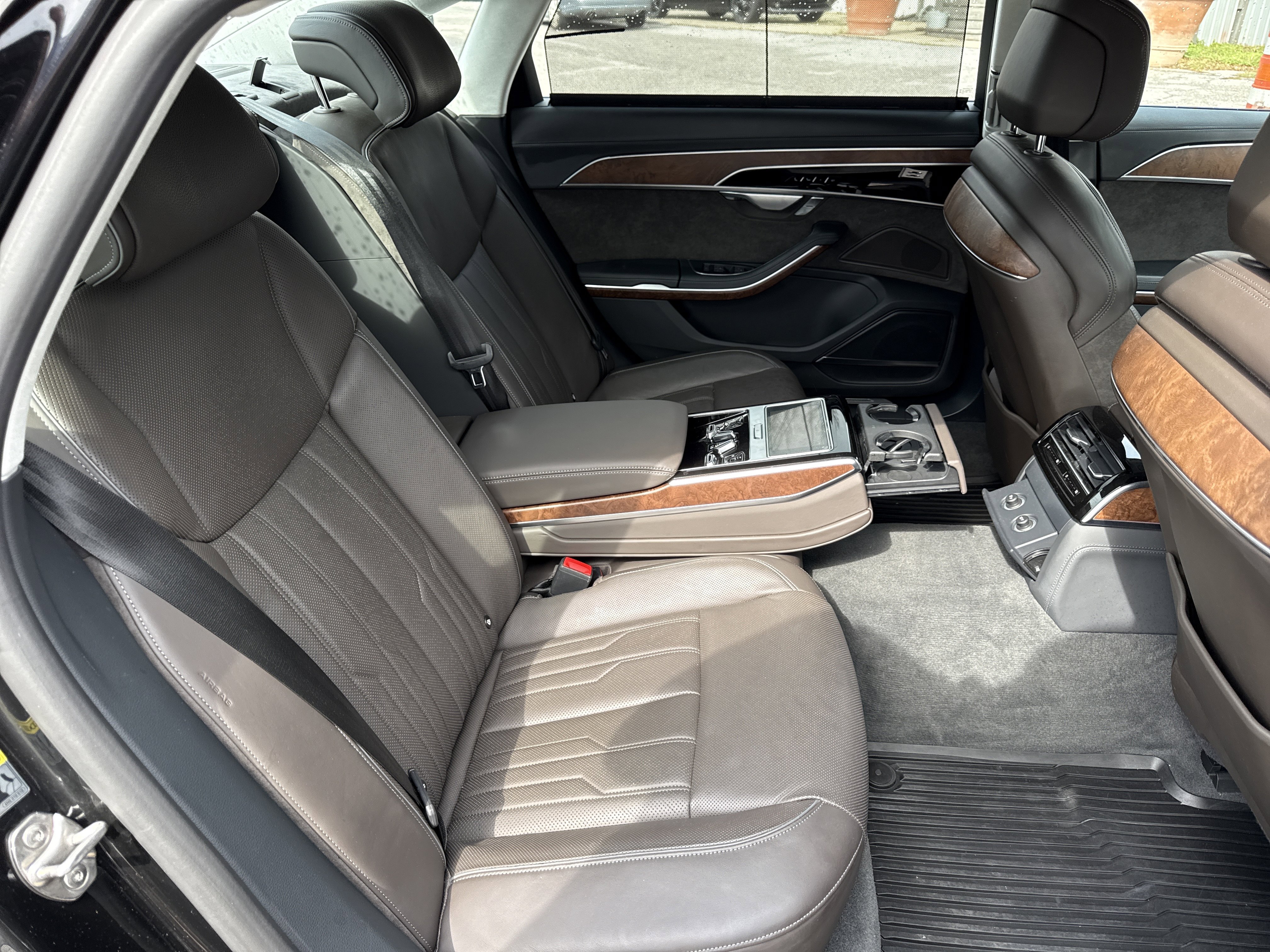 Used 2021 Audi A8 L 4.0T image 33