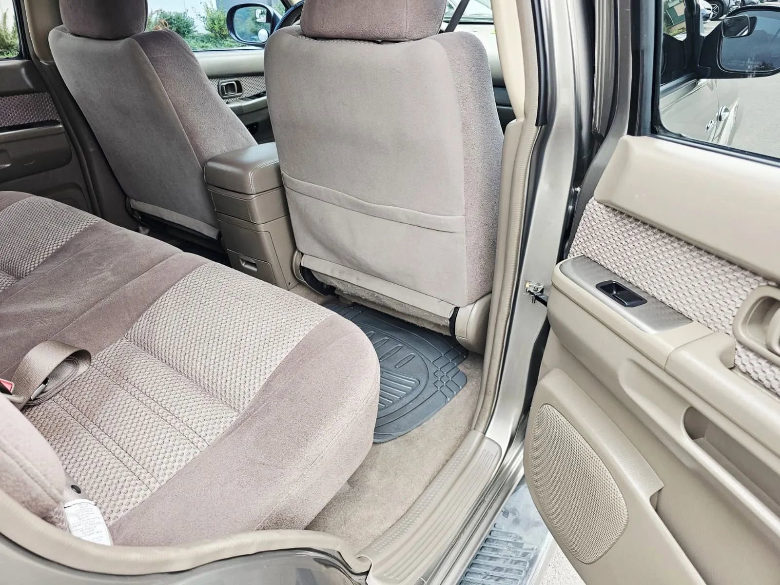 Used 2004 Nissan Pathfinder SE w/ (POP) SE Popular Pkg image 12