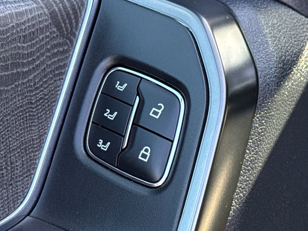 Used 2024 Ford F250 Platinum image 21