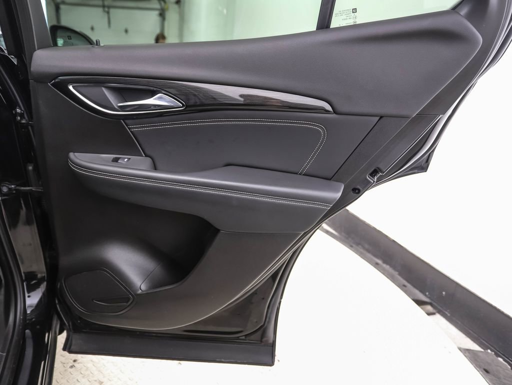 Used 2022 Buick Envision Essence w/ Technology Package I image 25