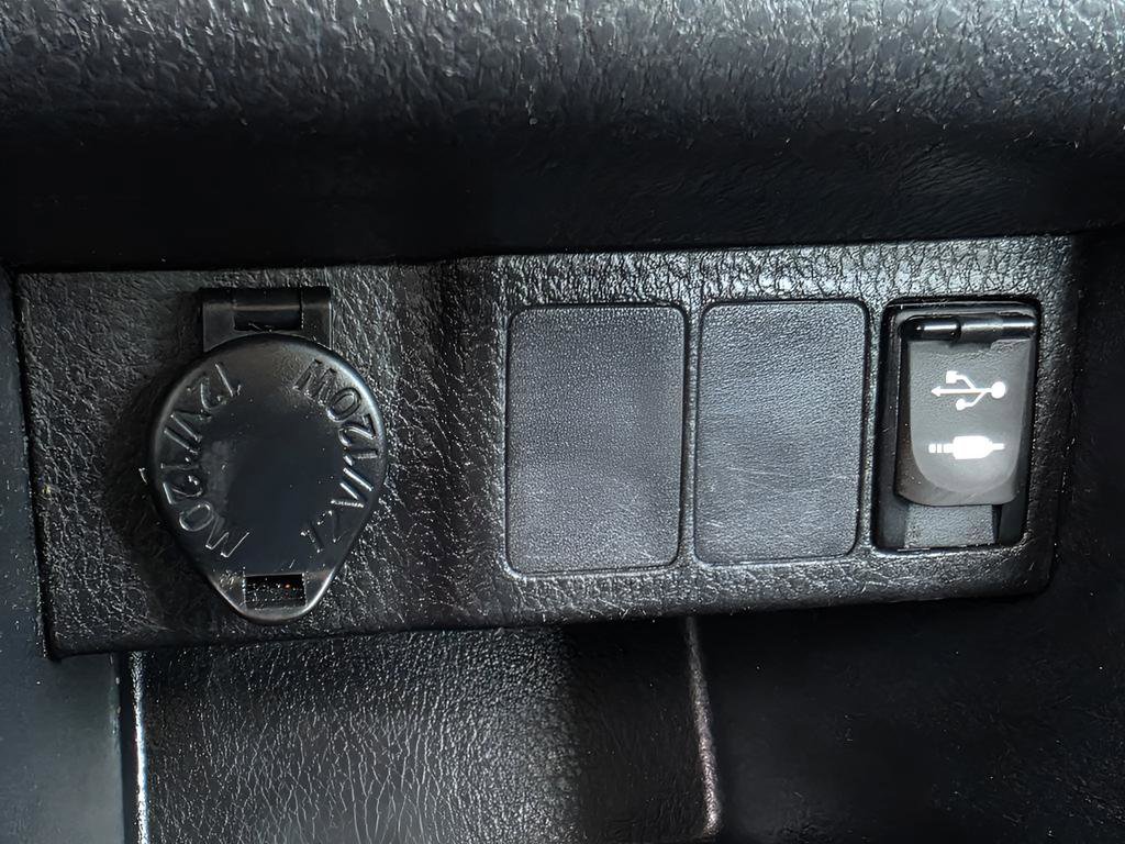 Used 2018 Toyota Corolla LE image 31