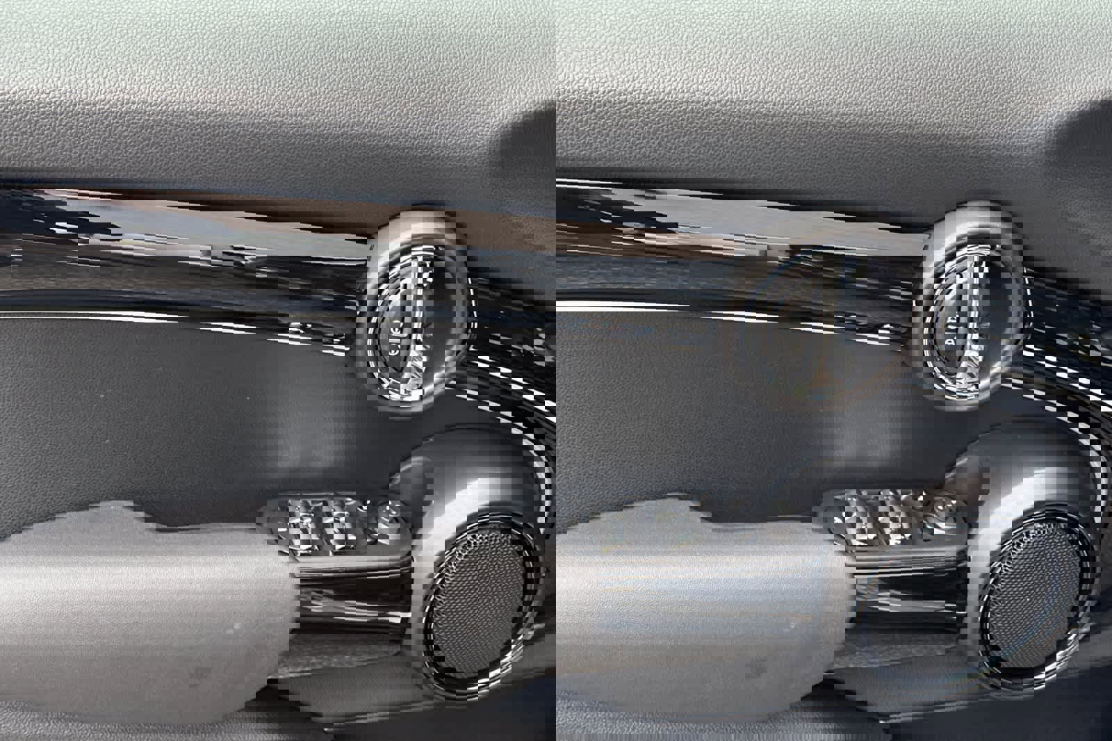 Used 2024 MINI Cooper 4-Door Hardtop image 12