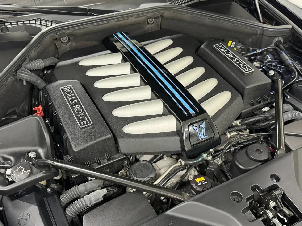 Used 2017 Rolls-Royce Dawn RWD image 45