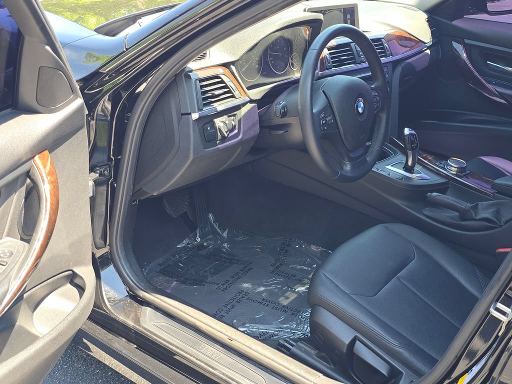 Used 2015 BMW 320i xDrive Sedan AWD/4WD image 9