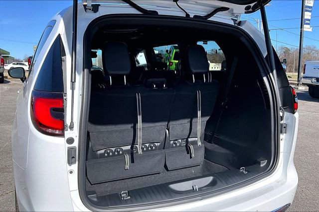 New 2026 Chrysler Pacifica Select image 17