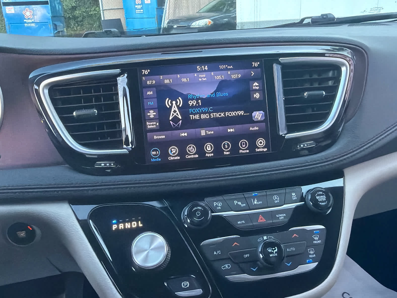 Used 2020 Chrysler Pacifica Limited w/ Advanced Safetytec Group FWD image 27
