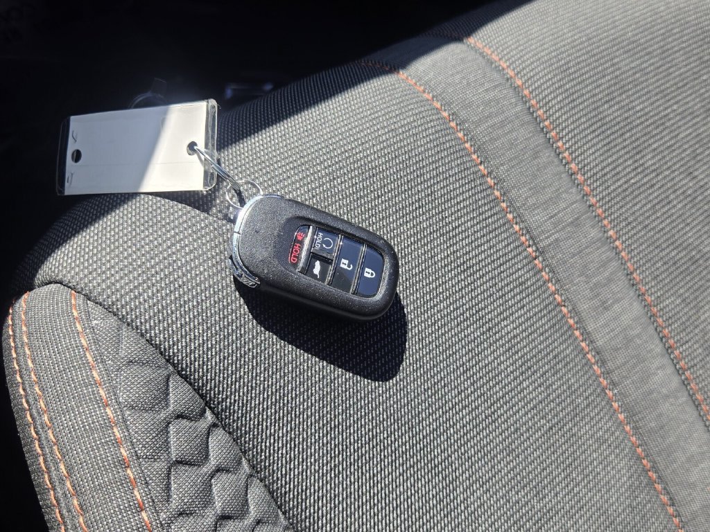Certified 2025 Honda Pilot Sport image 18