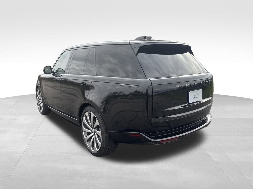 New 2025 Land Rover Range Rover SE image 3