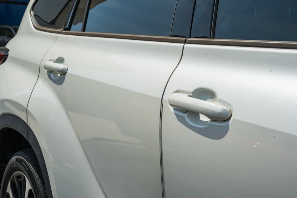 Used 2021 Toyota Highlander XSE AWD/4WD image 16