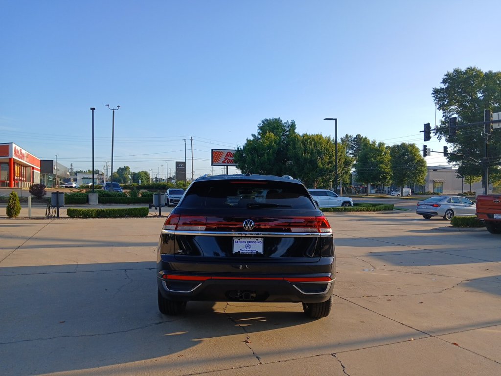 New 2026 Volkswagen Atlas Cross Sport SE FWD image 6