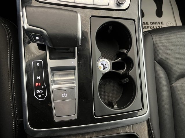 Used 2020 Audi Q8 Prestige w/ Prestige Package image 19