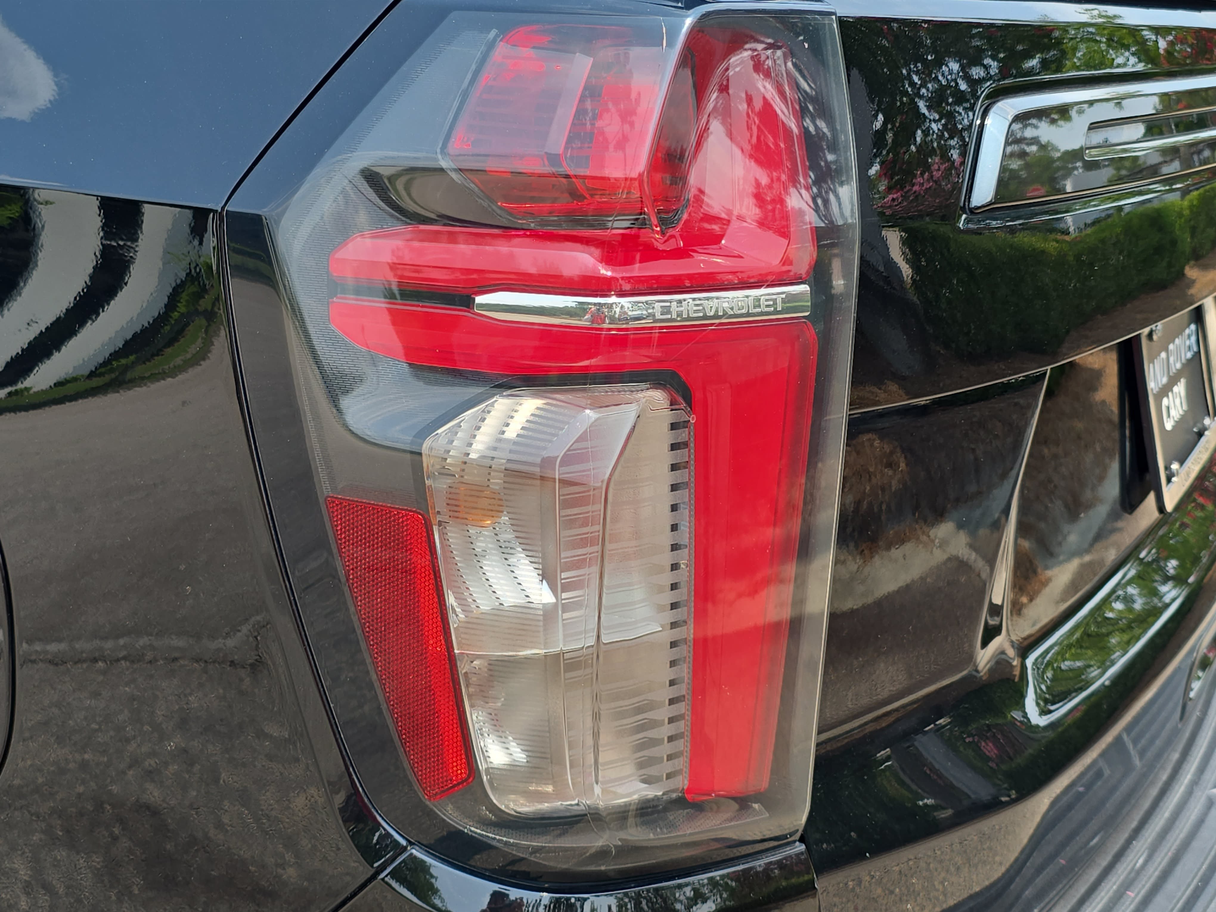 Used 2022 Chevrolet Tahoe Z71 w/ Luxury Package AWD/4WD image 35