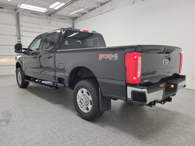 Used 2025 Ford F350 XLT w/ FX4 Off-Road Package AWD/4WD image 4