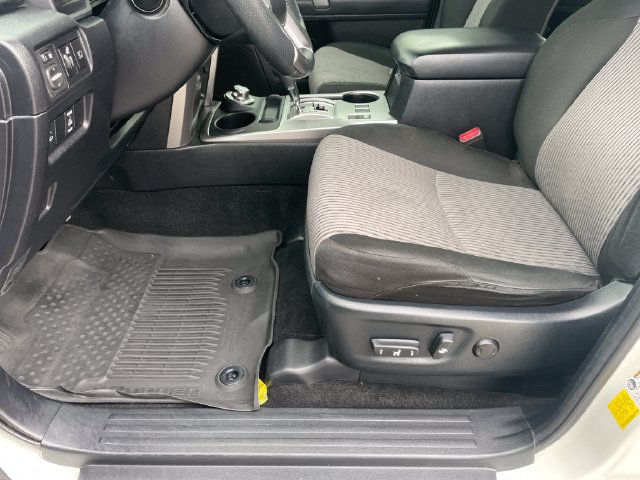 Used 2021 Toyota 4Runner SR5 AWD/4WD image 10