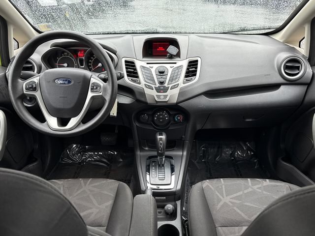 Used 2013 Ford Fiesta SE image 10