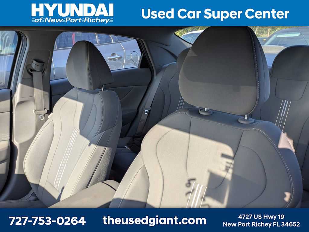 Certified 2023 Hyundai Elantra SEL FWD image 3