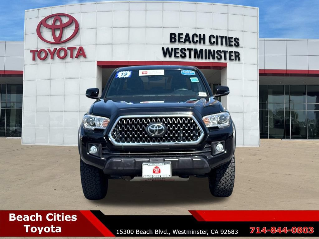 Certified 2019 Toyota Tacoma TRD Off-Road AWD/4WD image 3