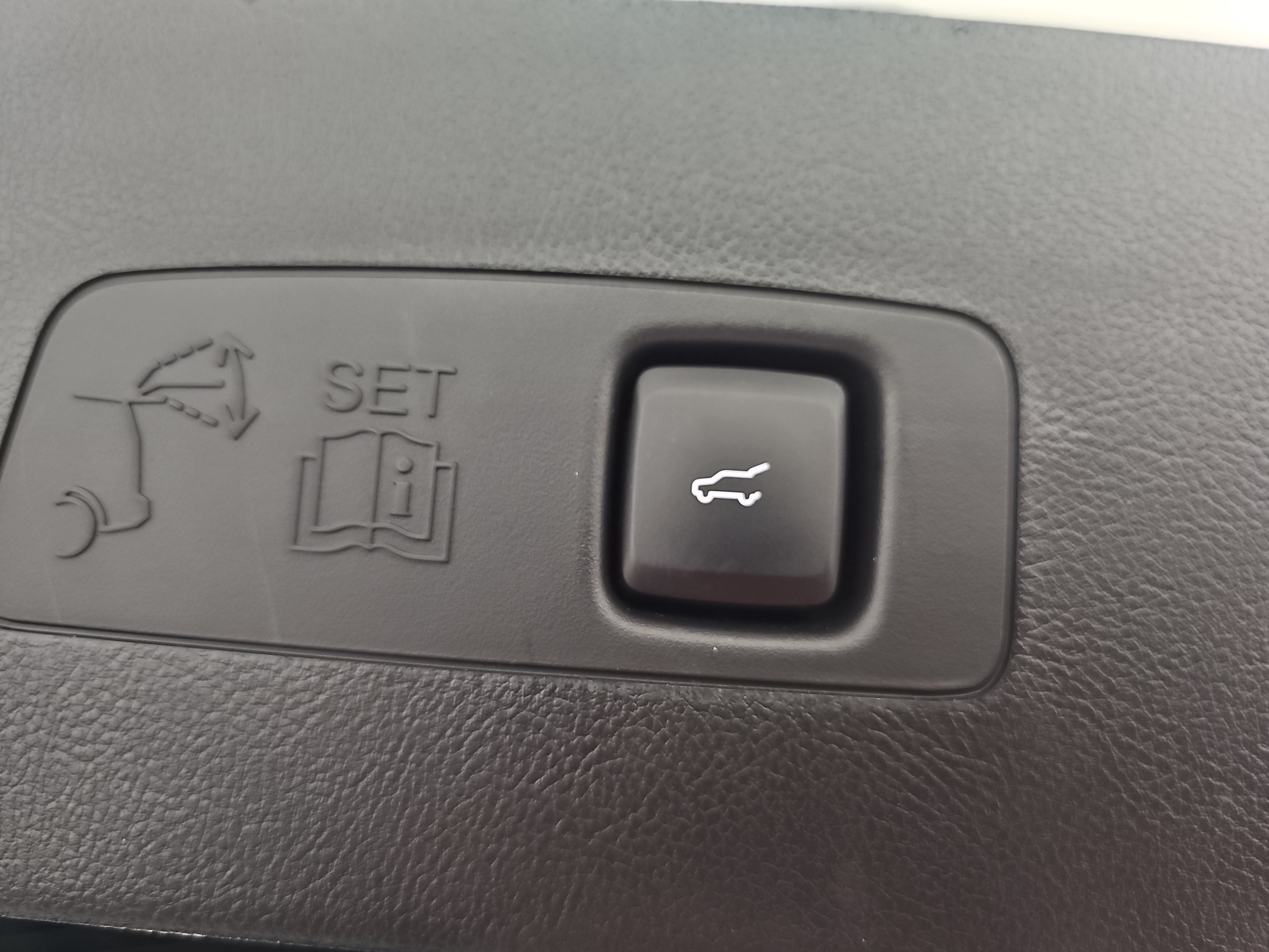 Used 2023 Lincoln Corsair FWD w/ Equipment Group 101A image 13