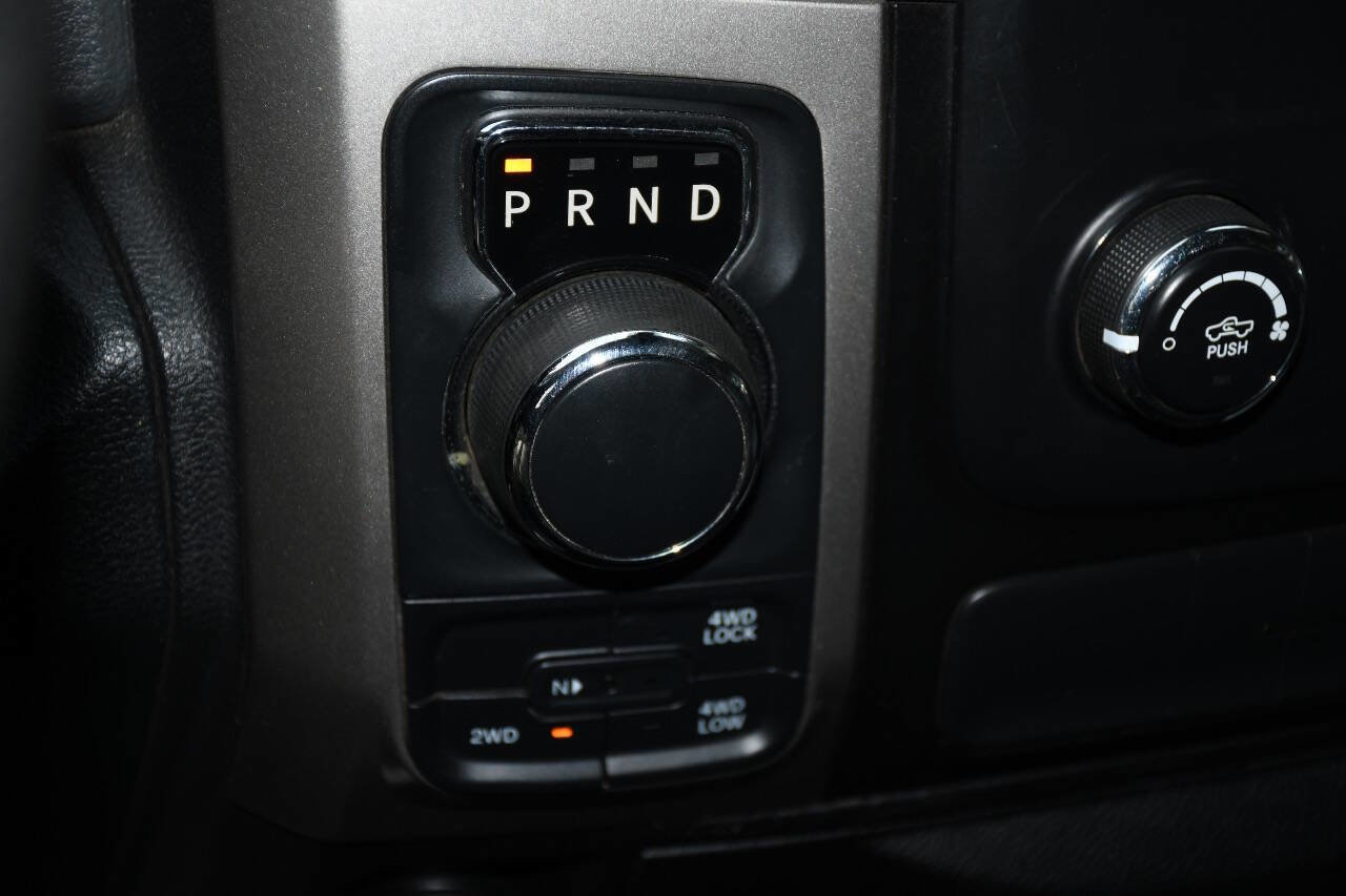 Used 2016 RAM 1500 Classic SLT image 34