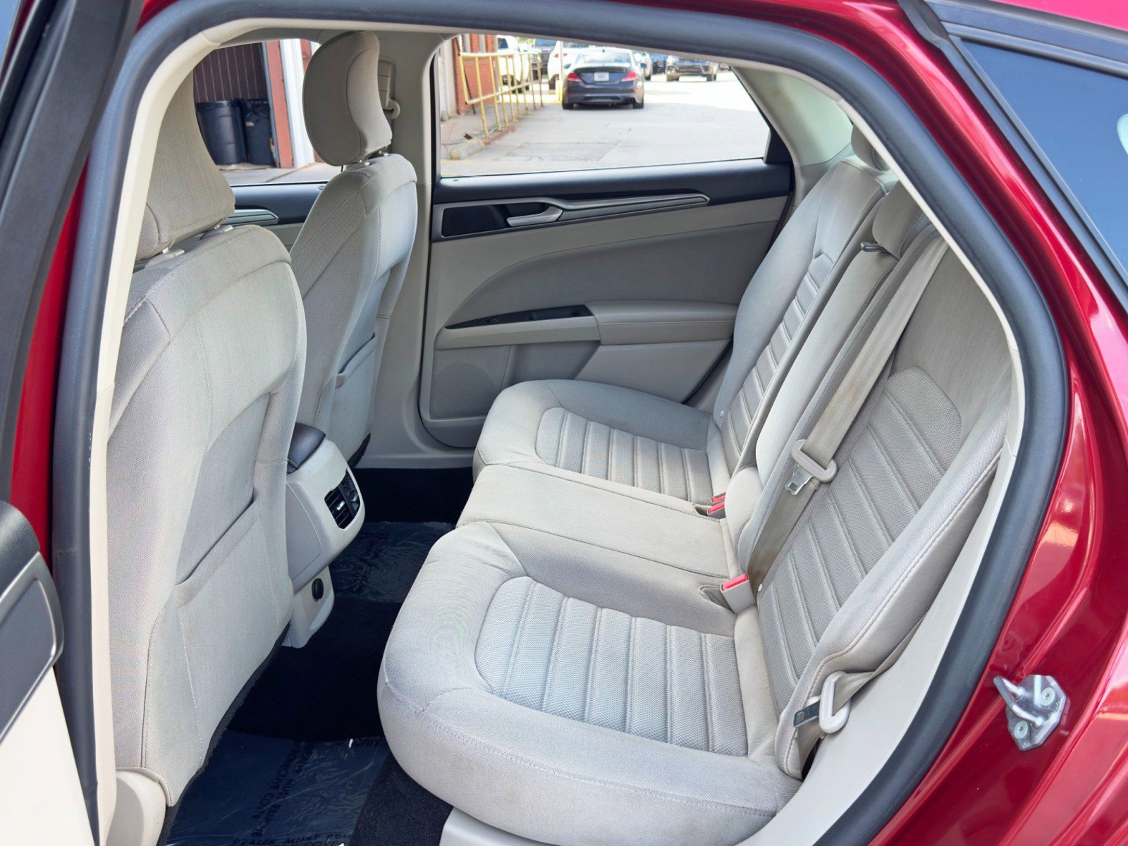 Used 2019 Ford Fusion SE image 36