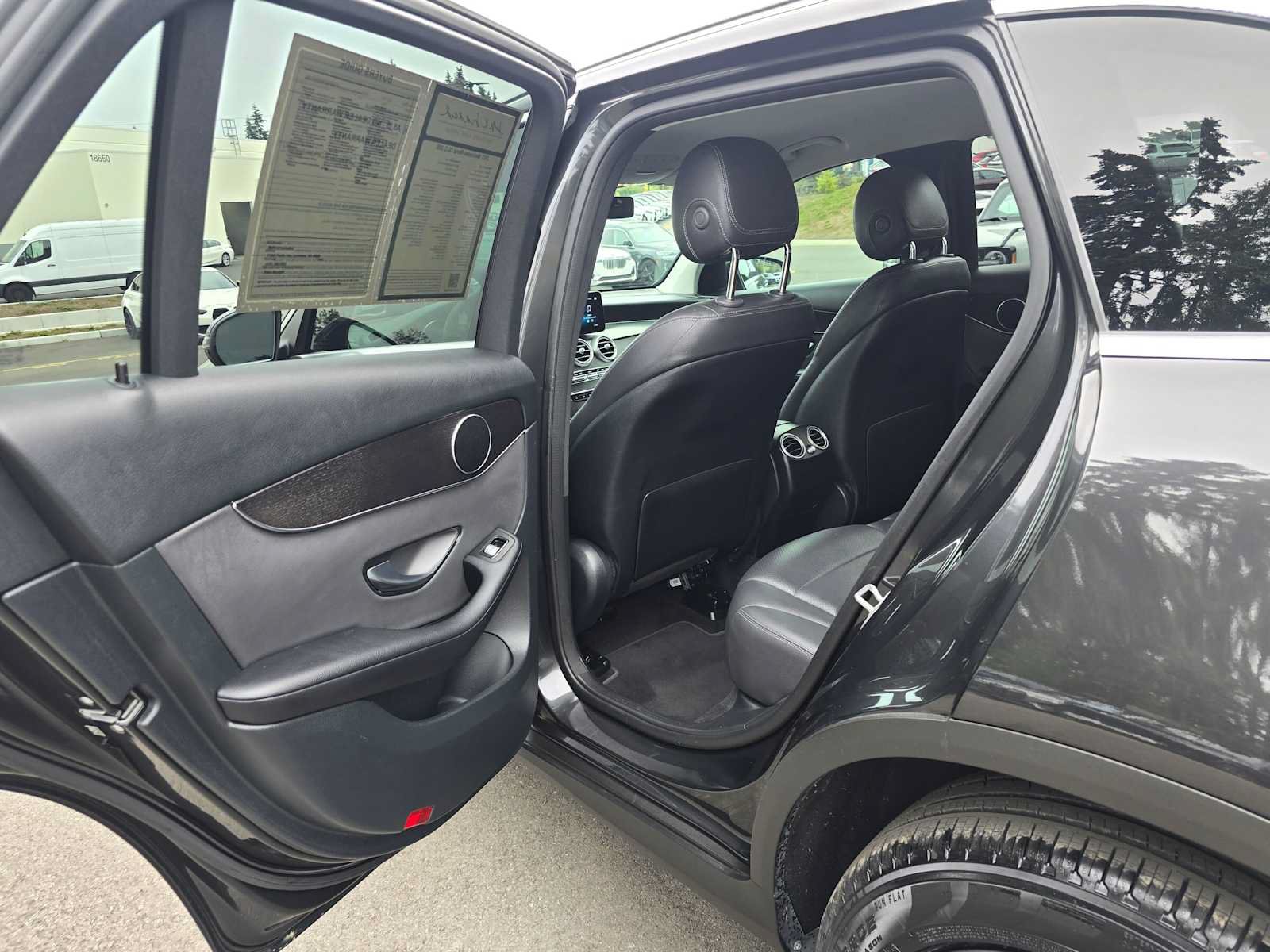 Used 2021 Mercedes-Benz GLC 300 4MATIC image 15