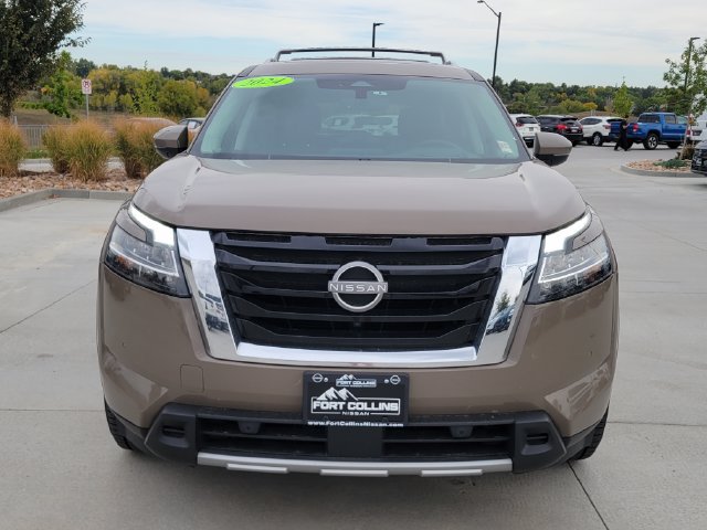 Used 2024 Nissan Pathfinder Platinum AWD/4WD image 8