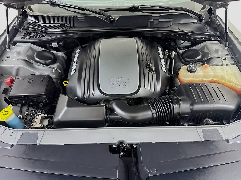 Used 2017 Dodge Challenger R/T RWD image 27