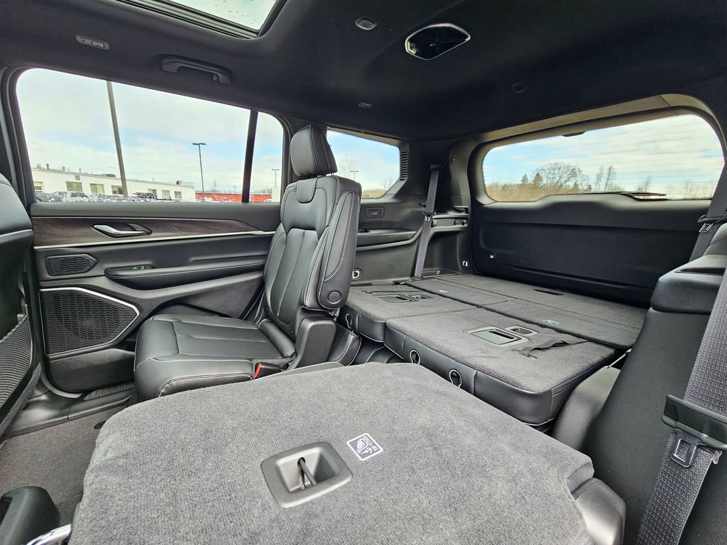 New 2026 Jeep Grand Cherokee L Limited image 34