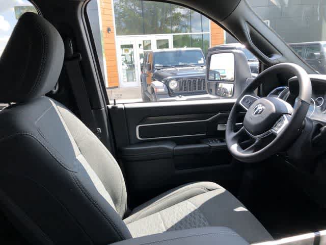 New 2026 RAM 3500 Big Horn AWD/4WD image 17