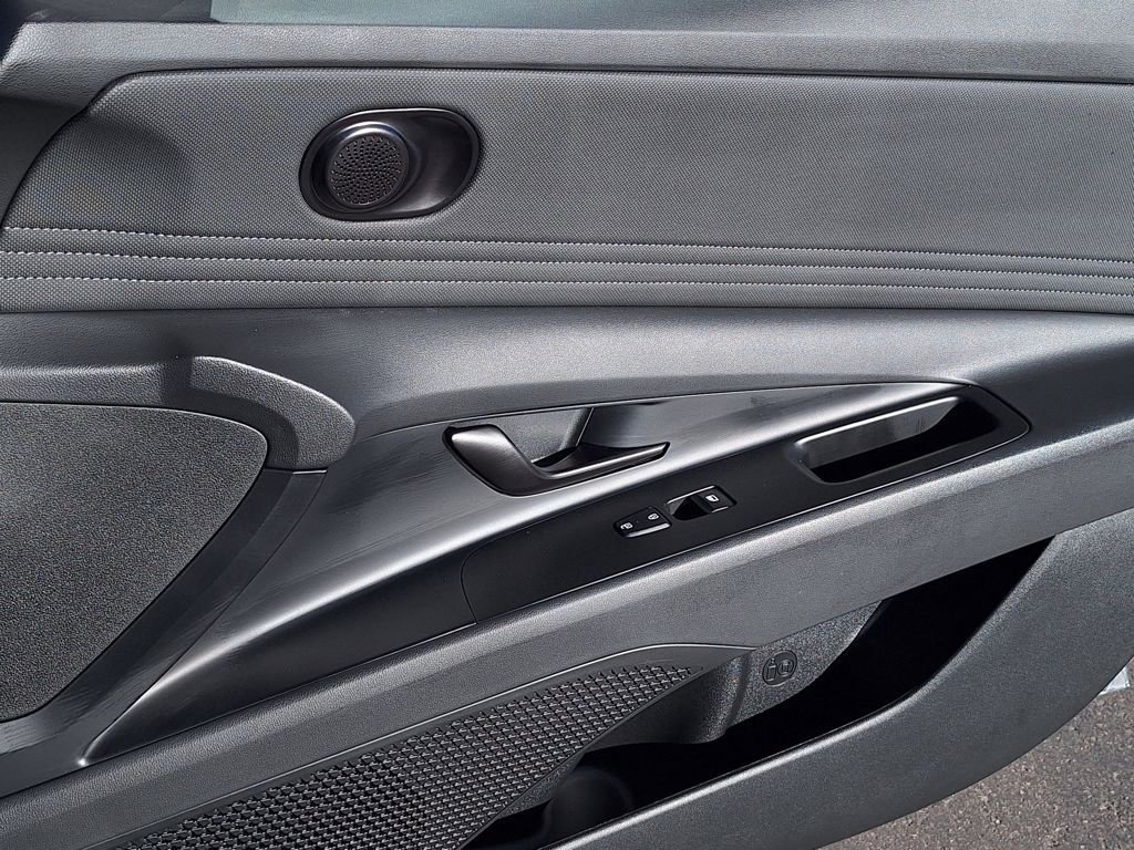 New 2025 Hyundai Elantra Sport image 23