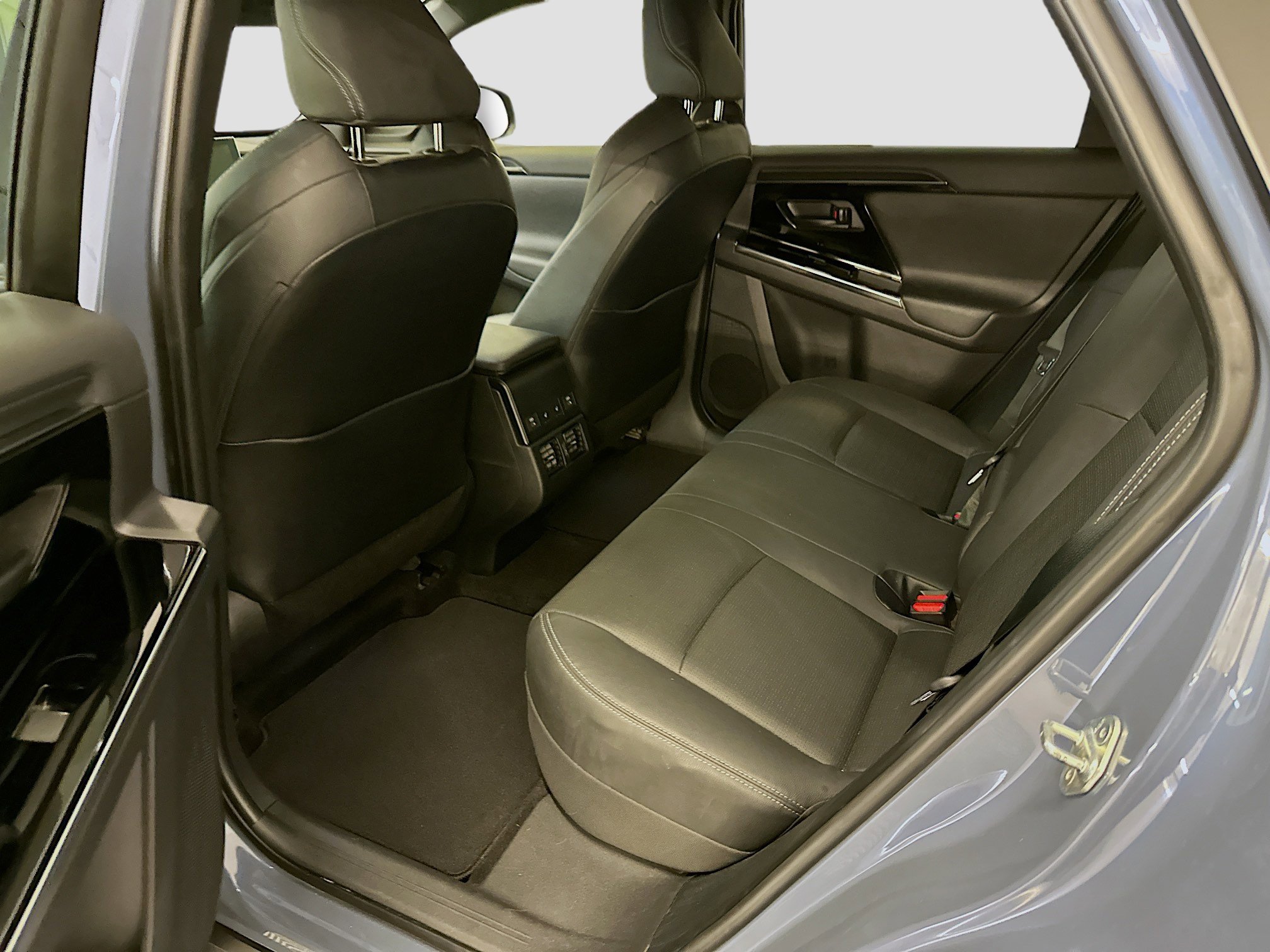 Used 2023 Subaru Solterra AWD image 30