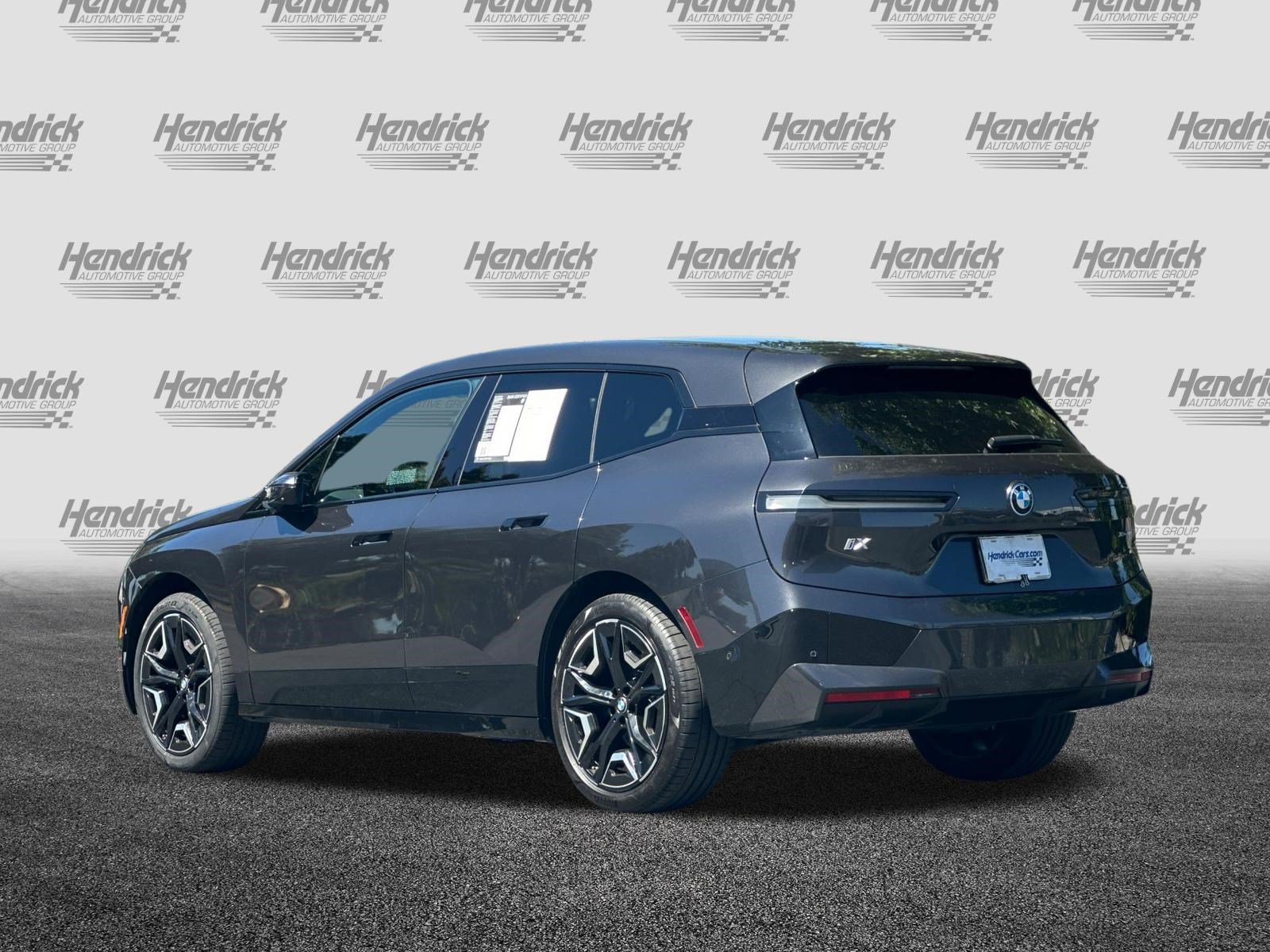 Certified 2024 BMW iX xDrive50 w/ Premium Package AWD/4WD image 7