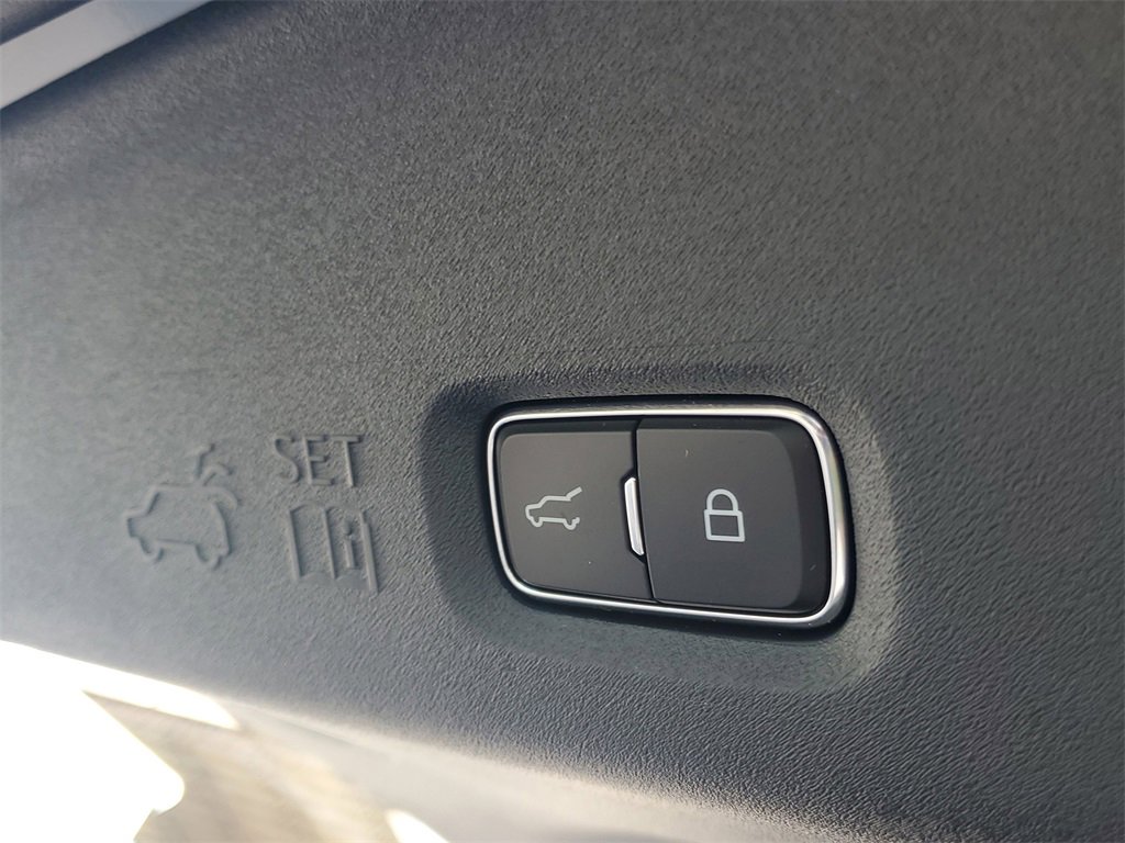 New 2025 Lincoln Navigator L Reserve w/ Jet Appearance Package image 10