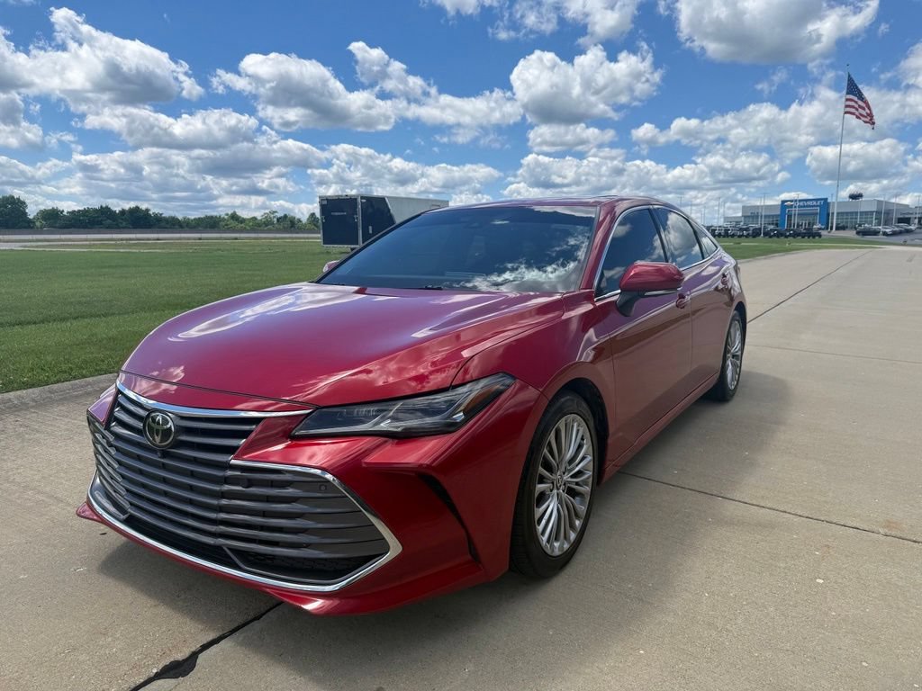 Used 2022 Toyota Avalon Limited w/ Advanced Safety Package FWD image 9