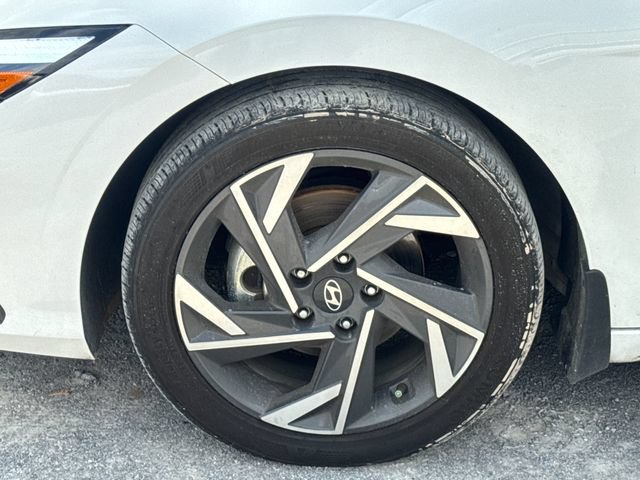 Used 2025 Hyundai Elantra Sport FWD image 22