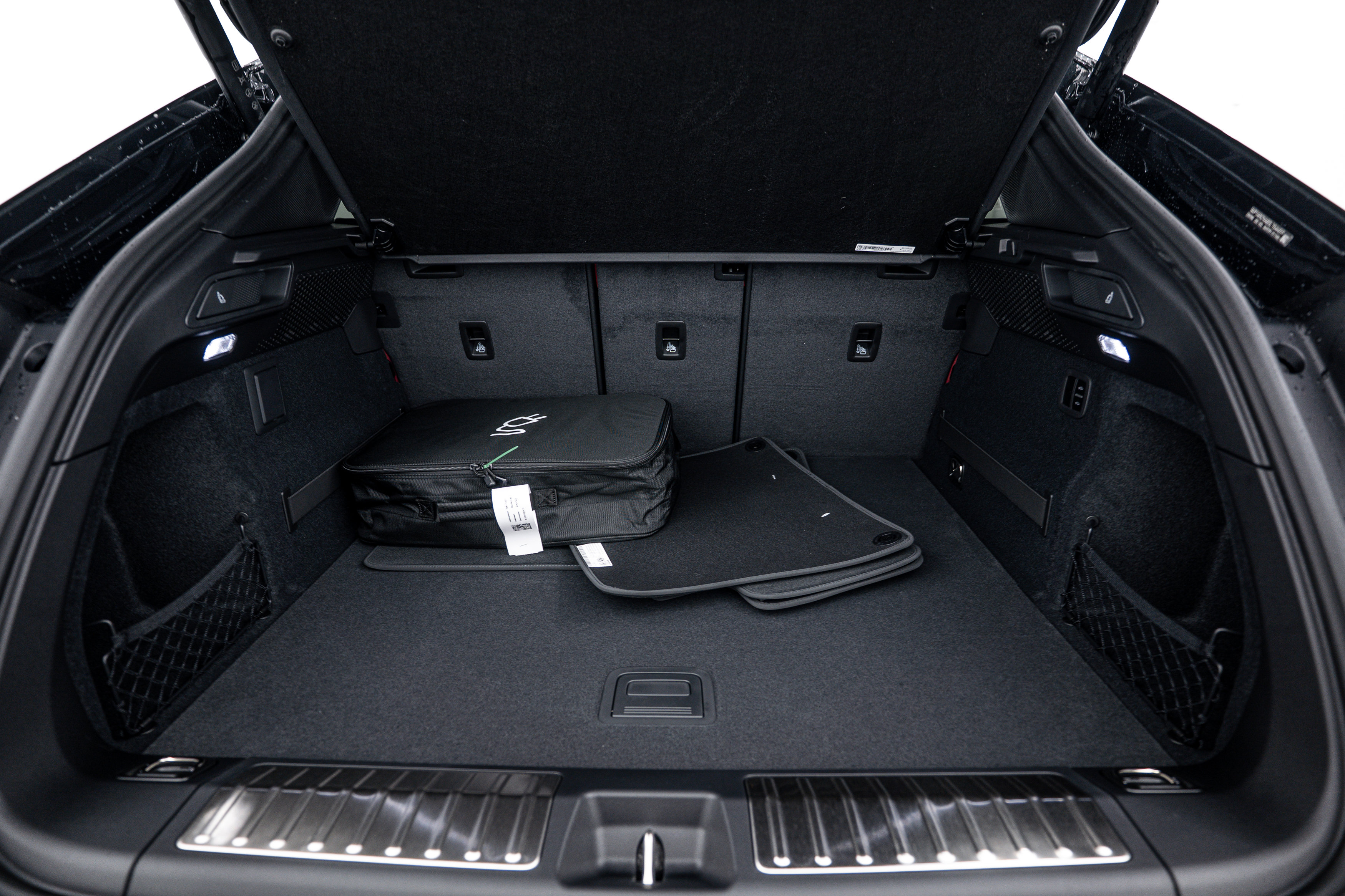 New 2025 Porsche Macan 4S Electric image 24