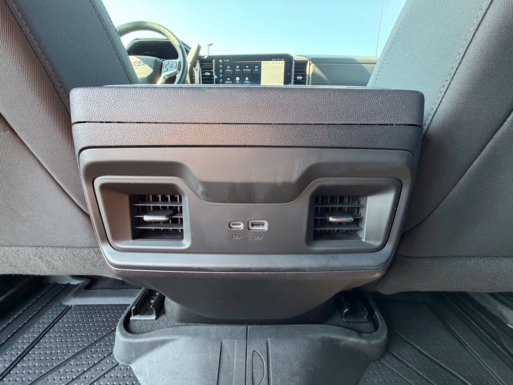 Used 2024 Chevrolet Silverado 2500 LT w/ Midnight Edition AWD/4WD image 7