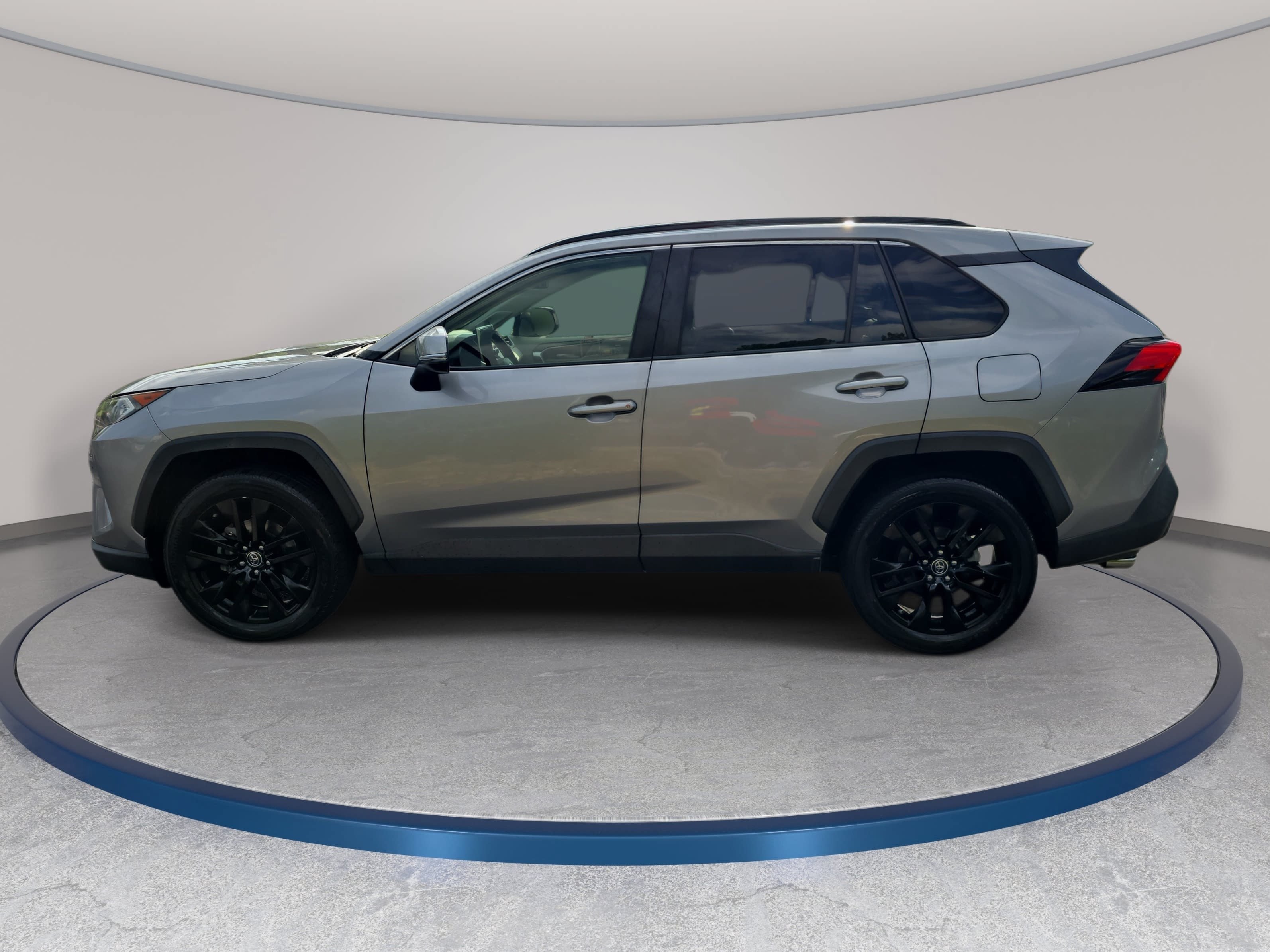 Used 2019 Toyota RAV4 XLE Premium w/ Advanced Technology Package FWD image 8