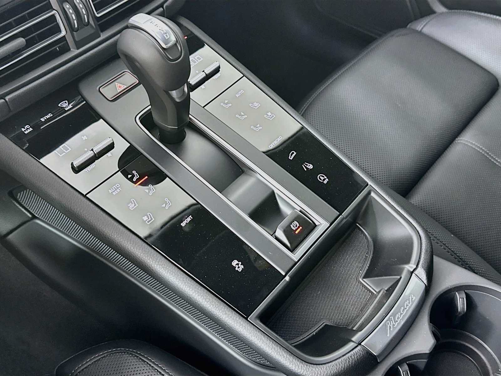 New 2026 Porsche Macan AWD/4WD image 20