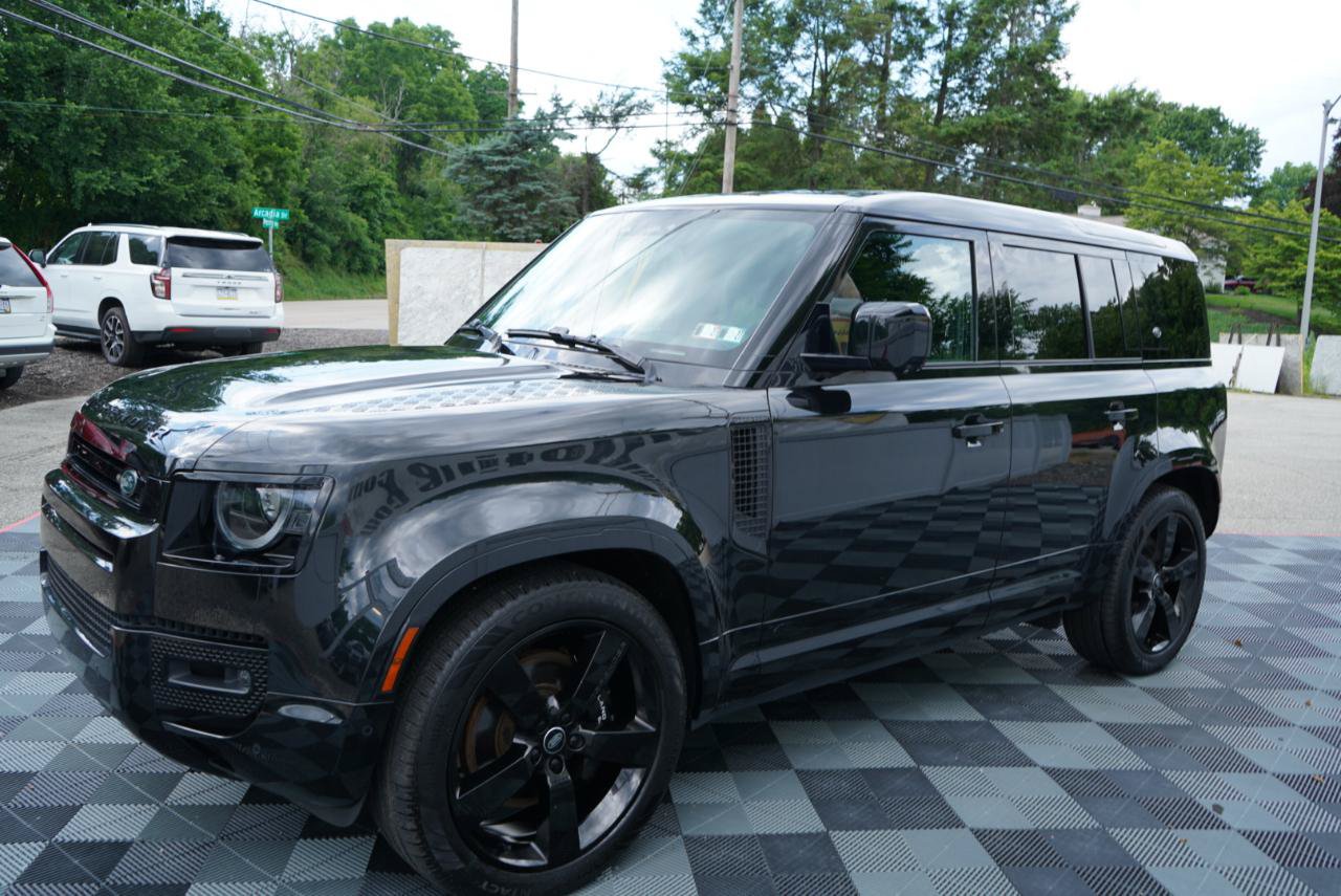 Used 2023 Land Rover Defender 110 V8 AWD/4WD image 13