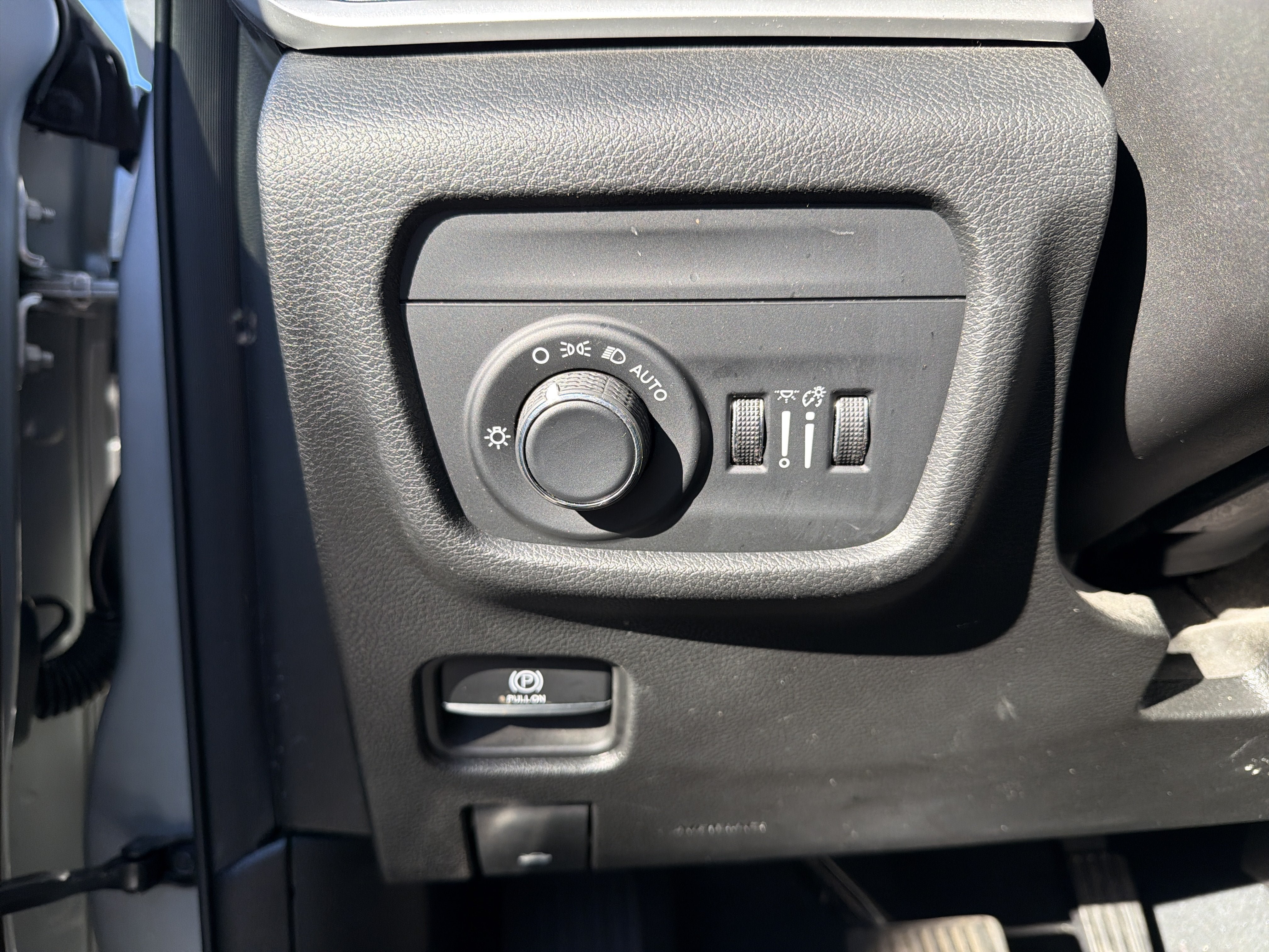 Used 2023 Jeep Grand Cherokee L Laredo AWD/4WD image 15