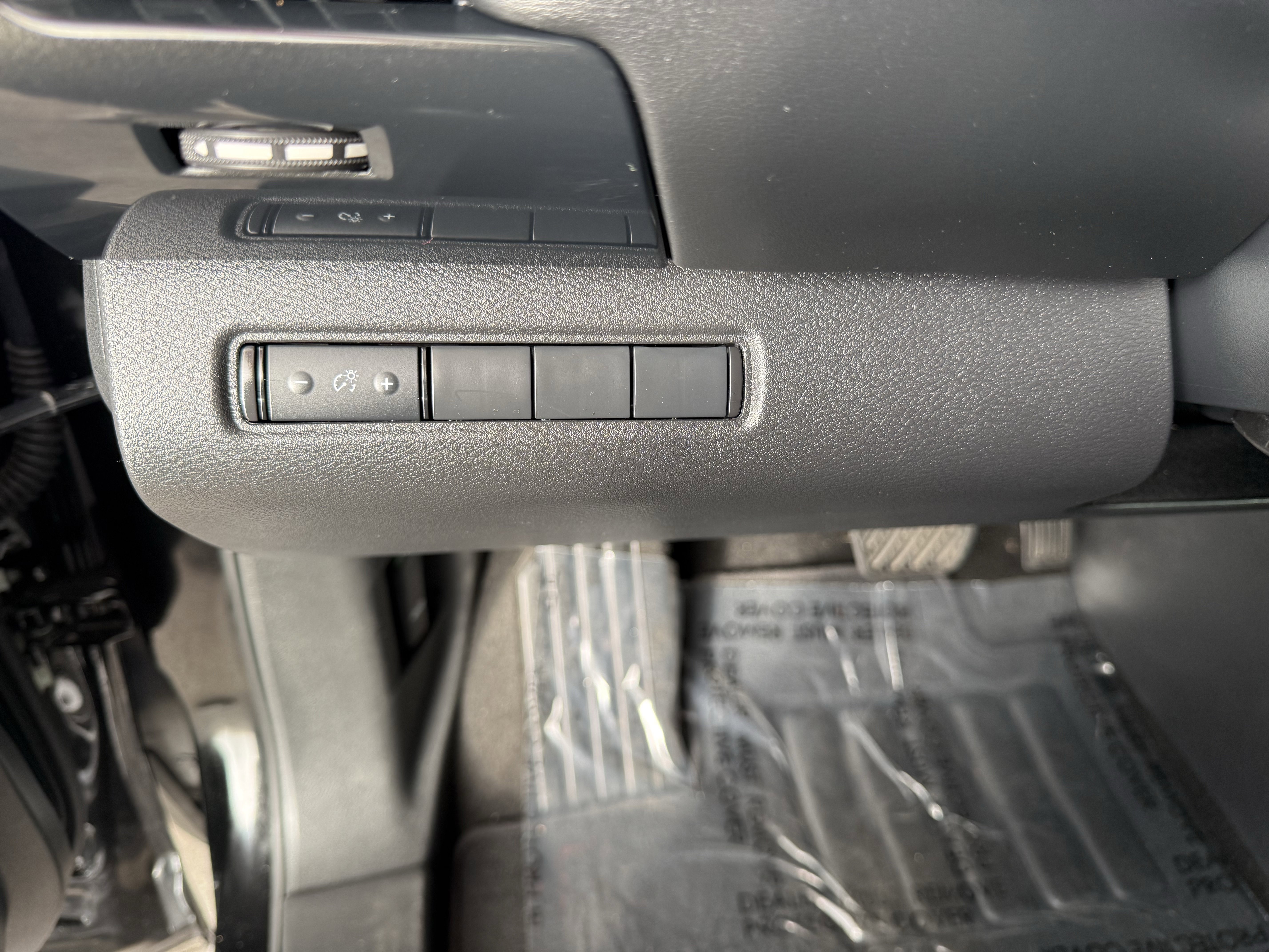 Used 2024 Nissan Pathfinder S image 11