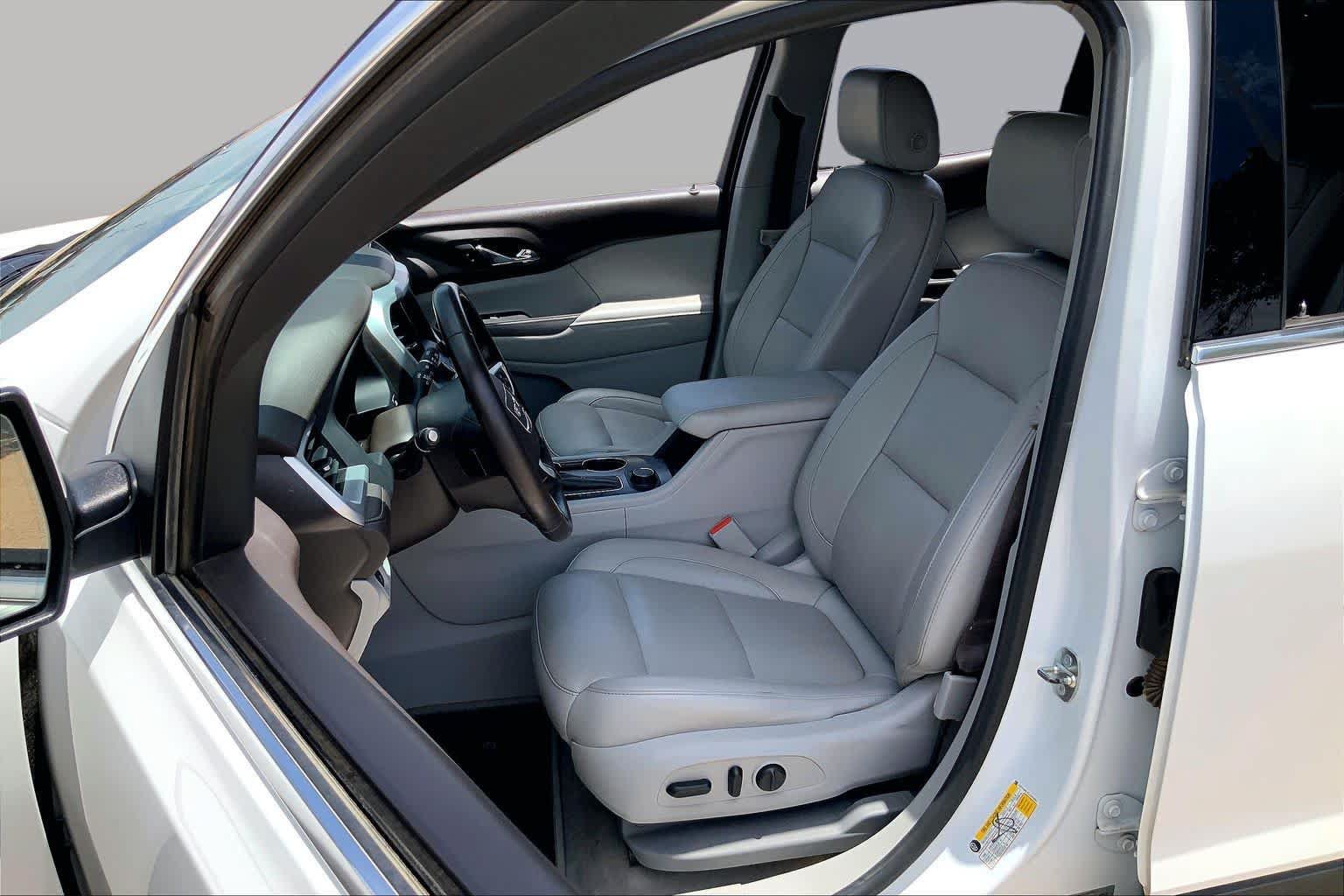 Used 2018 GMC Acadia SLT FWD image 8